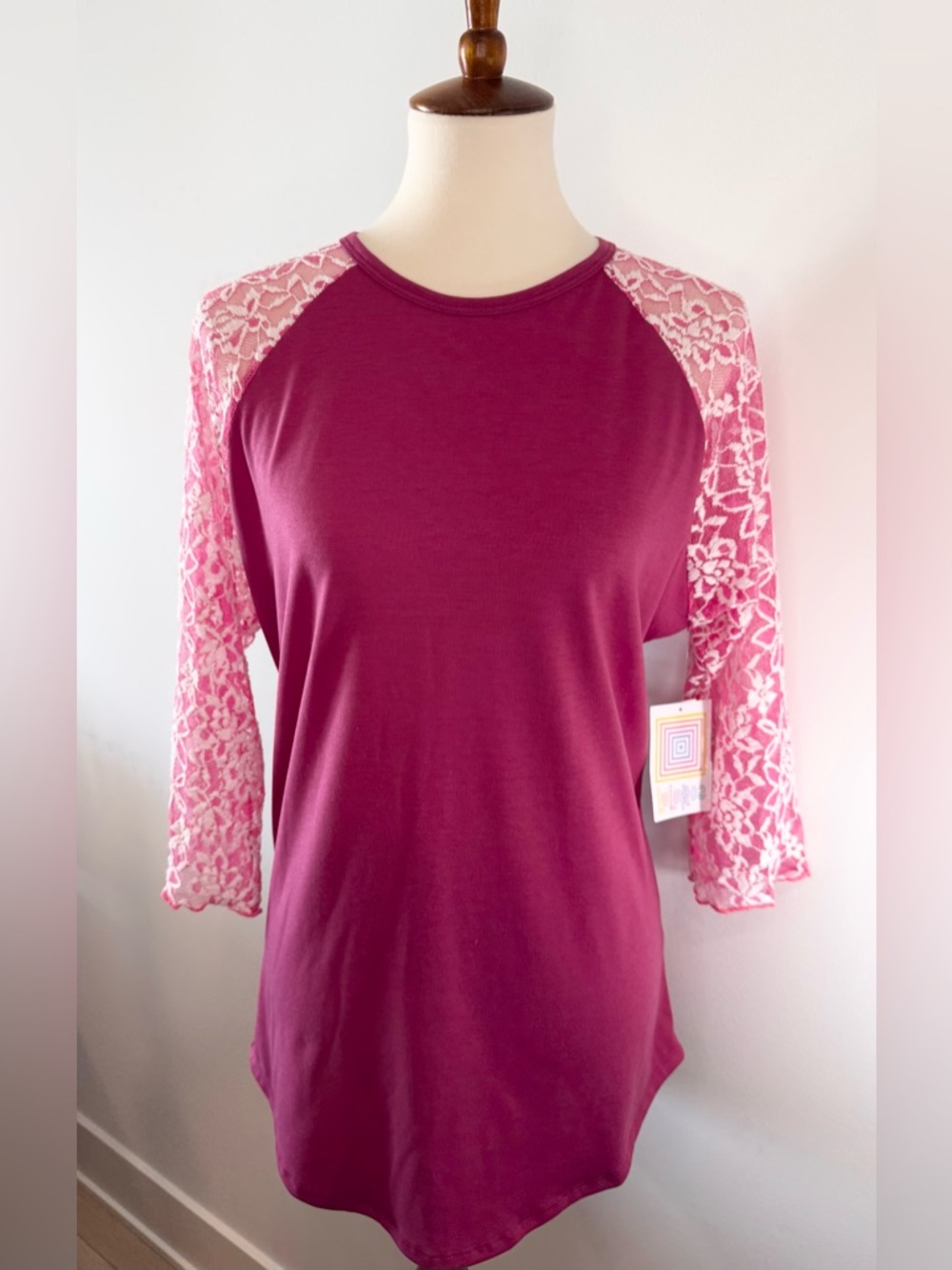 RARE! LuLaRoe Randy Top with Pink and White Lace Sleeves Ladies L (14/16) NEW!
